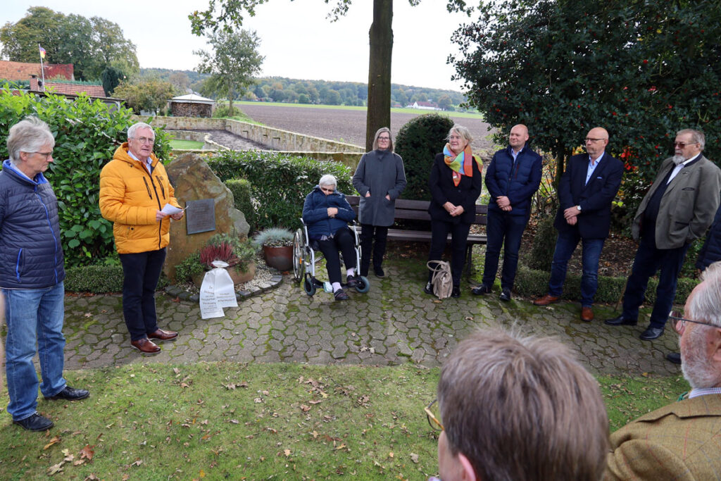 Gedenken am Gedenkstein